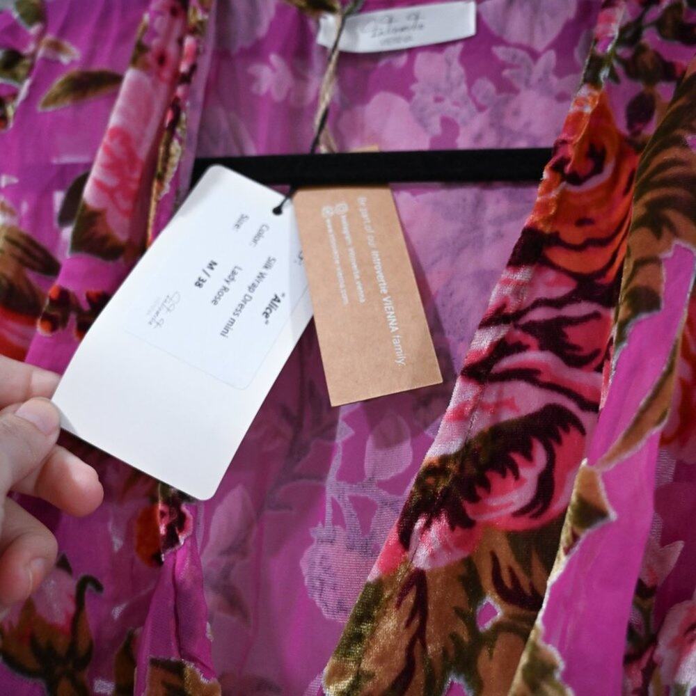 Introvertie Vienna Alice Mini Lady Rose Wrap Dress in Size Medium NWT - Picture 6 of 11